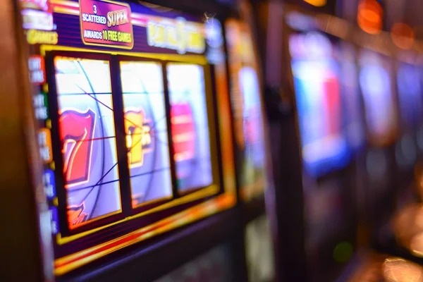 putritoto login mobile lobby with The Dog House and live casino table tiles